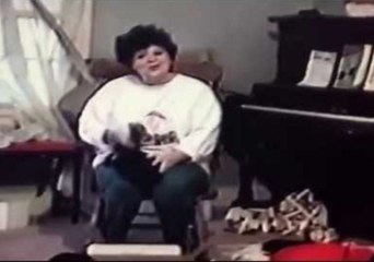 Mum Gets a 'Sell Your Phone' in Classic Christmas Footage