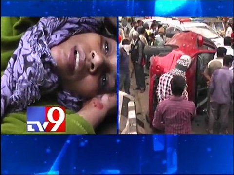 1 injured as car hits pedestrians in Hyderabad