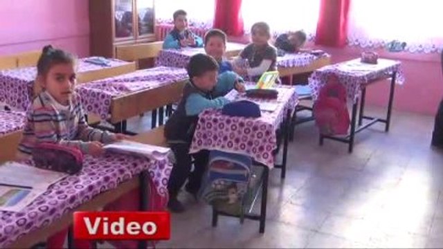 İki Eli ve Bir Bacağı Olmayan Küçük Muhammet'in Okuma Azmi