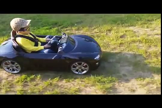 Voiture de luxe pour enfants : HENES BROON F830