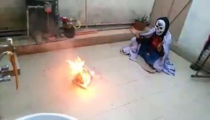 very danger ,dont see weak hearts person