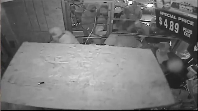 Crazy footage of Dellwood Market Looting November 24, 2014