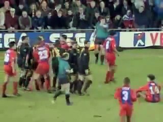 Le Kung Fu Kick d'Eric Cantona