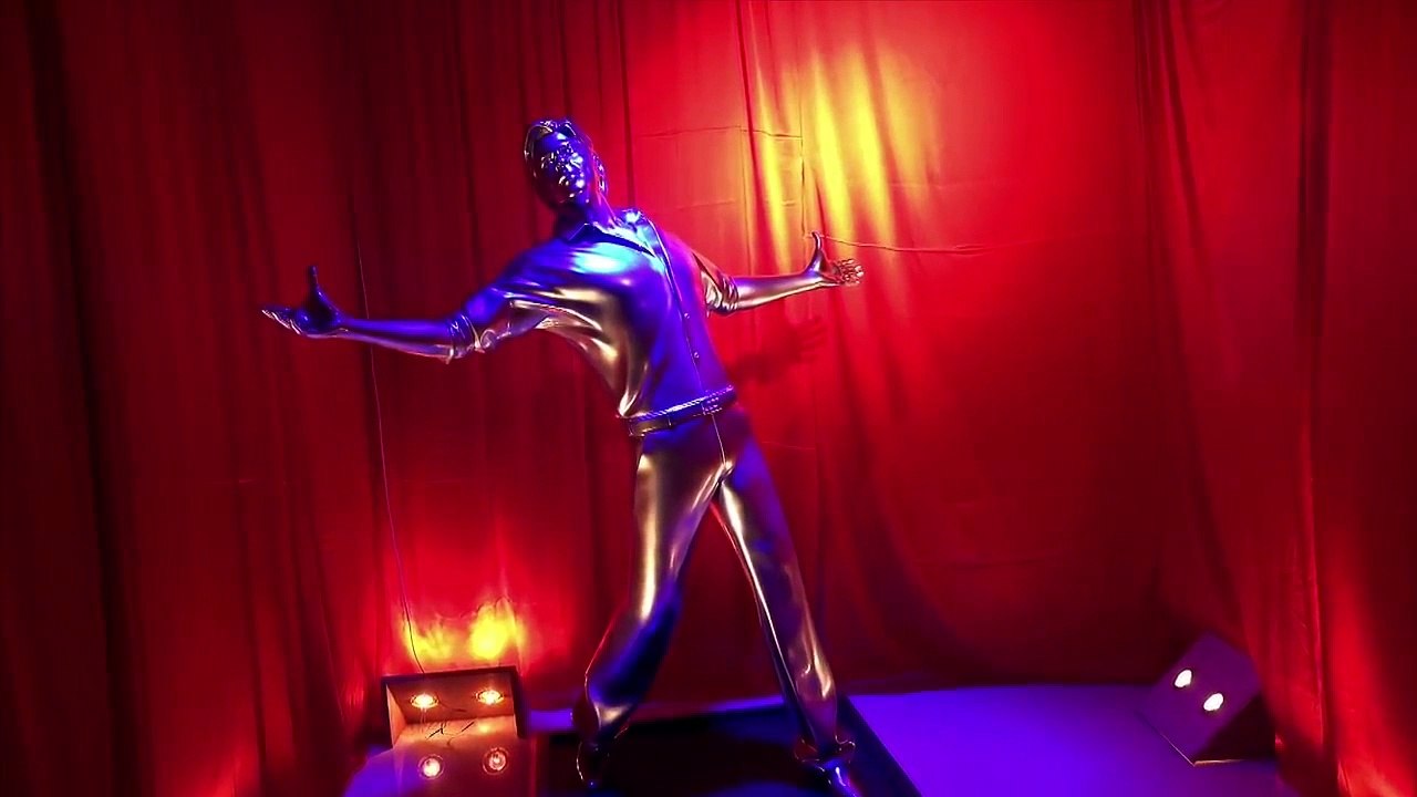 Shah Rukh Khan life size 3D printed model | Just Hungama |