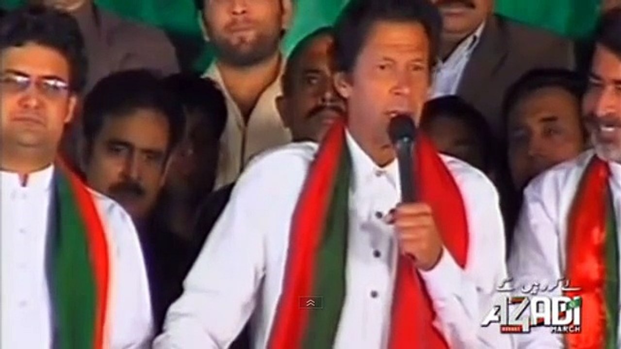 Imran Khan Making Fun of Nawaz Sharif's English Speaking Skills -