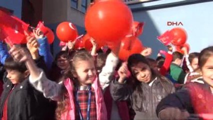 Edirne Valisi Şahin, Öğrencilere Karne Dağıttı