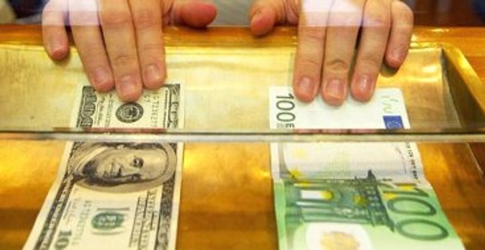 Euro Dolar Karşısında 11 Yılın En Büyük Kaybını Yaşadı