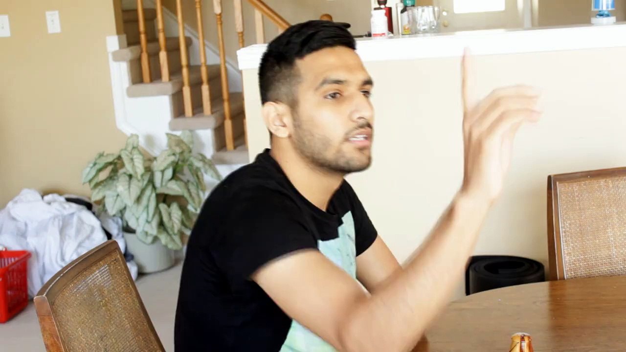 White Restaurants vs. Desi Restaurants - ZaidAliT Offical - HD