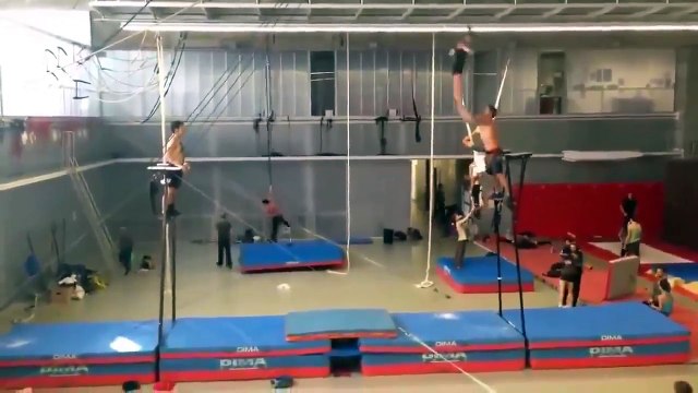 Omg it's an amazing Talent + Stunt ever i have seen ...