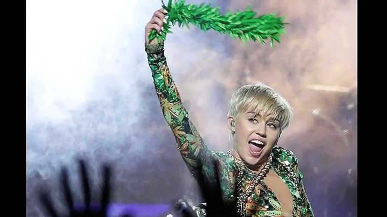 Bangerz Tour 2014   Miley Cyrus Rauncy PEN!S Performance In Mexico