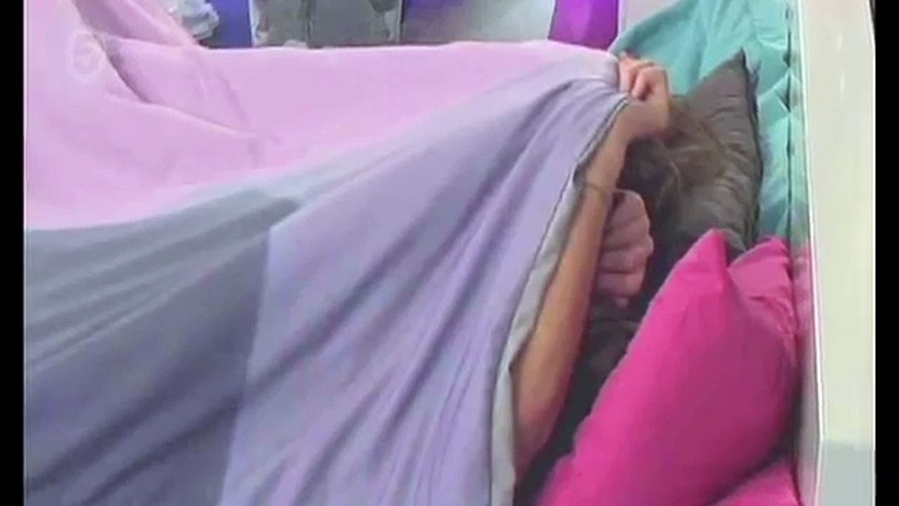 Big Brother 2014   Helen And Ash Kissing In Bed Leaked