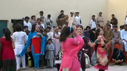 Best Dance of SAHAR GULi bannu 2015
