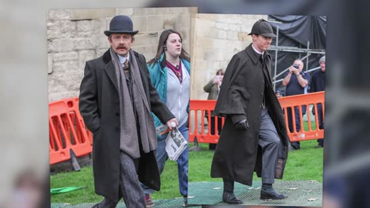 Benedict Cumberbatch et Martin Freeman en costume pour tourner Sherlock