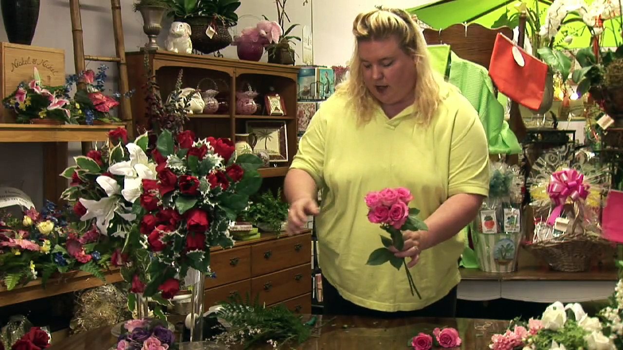 Flower Arrangements - How to Make a Fresh Rose Wedding Bouquet
