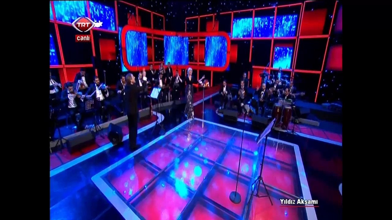 MUAZZEZ ERSOY - BELKİ BİR SABAH GELECEKSİN LAKİN VAKİT GEÇMİŞ OLACAK