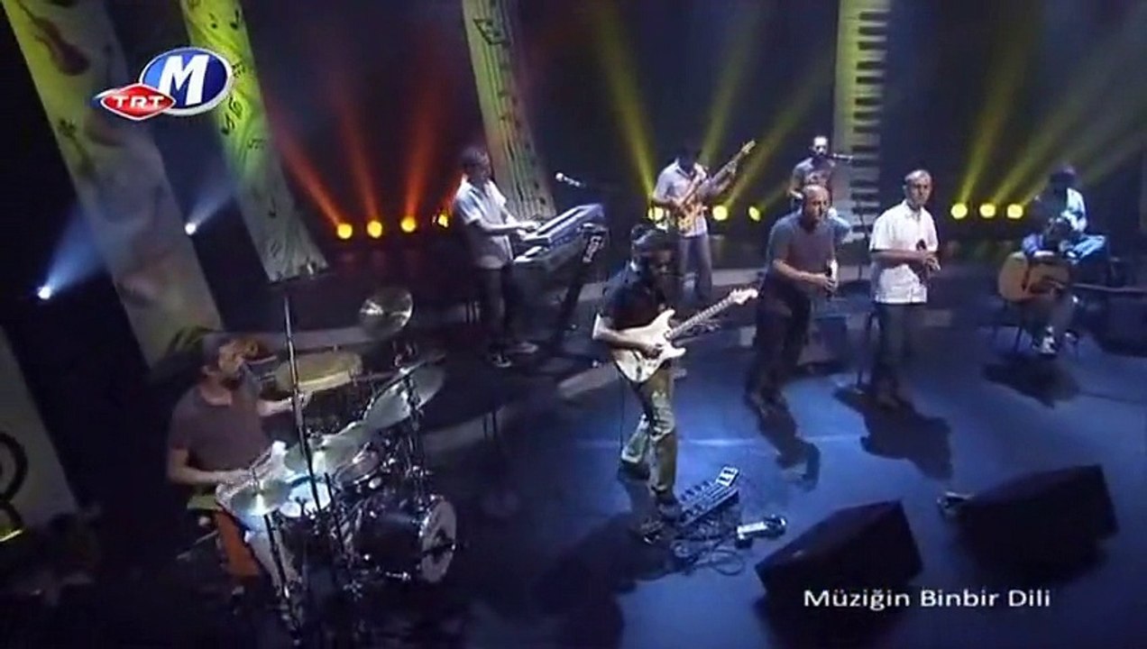 05 bajar  tam tam 2010