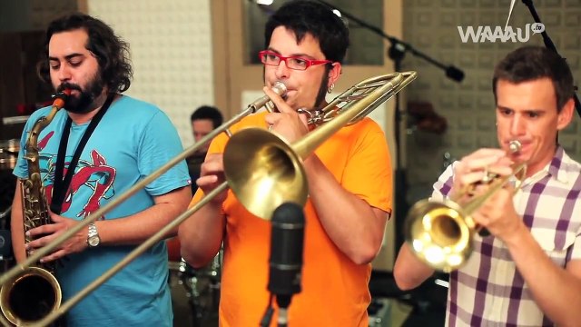 ENDIRECTO DELAFÉ Y LAS FLORES AZULES - COMO LOCO