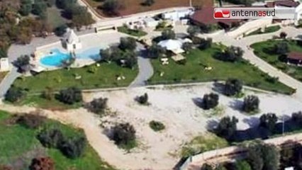 Descargar video: TG 23.01.15 Mense chiuse a Brindisi, sigilli al centro cottura per irregolarità urbanistiche