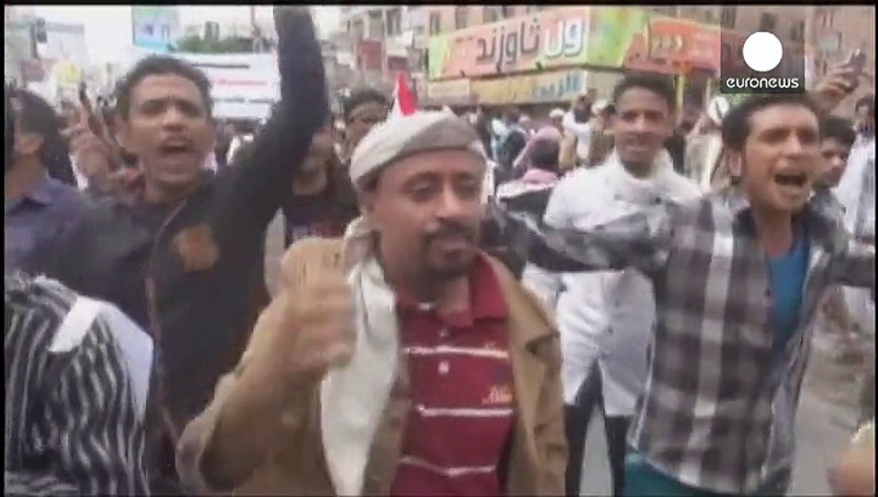 Chaos im Jemen: Tausende auf den Straßen