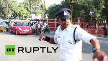 Moonwalking Cop:- Indian Traffic Police Directs Traffic With Style