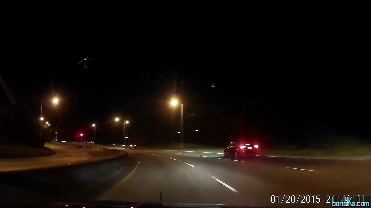 Muni bus runs red light almost causing accident in San Francisco - YouTube