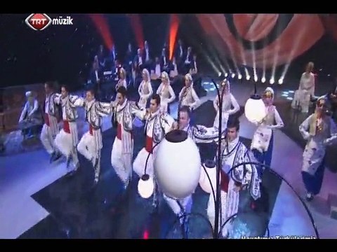 Tuana Halk Oyunları ekibi Yönetmen:Mehtap ÖZGÜL Şef:Ömer Hayri UZUN