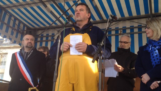 Manif contre l'extraction de sable