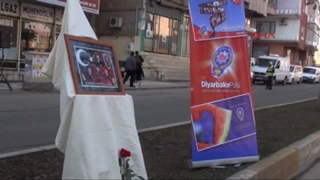 Diyarbakır - Gaffar Okkan, Dualar ve Karanfillerle Anıldı