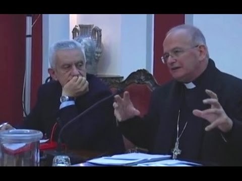 Napoli - Bioetica, il vescovo Spinillo presenta il libro di Casavola (23.01.15)