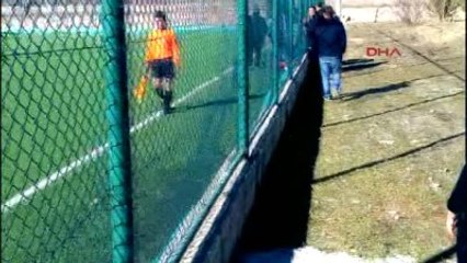 Tokat Maçta Düştü, Başı Saha Kenarındaki Betona Çarptı