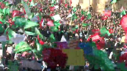 Diyarbakır’da onbinler Peygamber sevgisini haykırdı