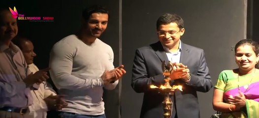 John Abraham, Pankaj Udhas Mayor Snehal Ambekar In Book Release Of Sudharak Olwe
