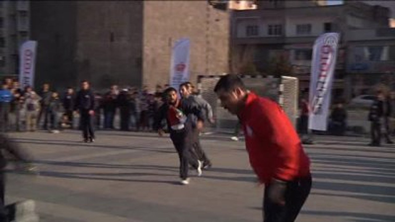 Diyarbakır'daki Gençlik Buluşması