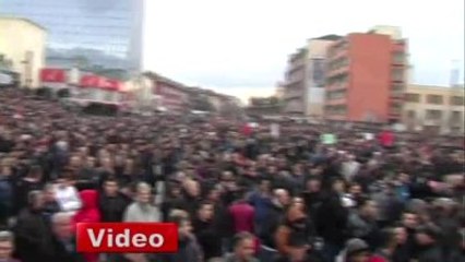 Başbakanlık Binasına Saldırdılar