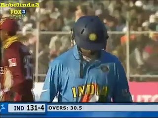 Are Dhoni & Dravid friends Watch and see for yourself