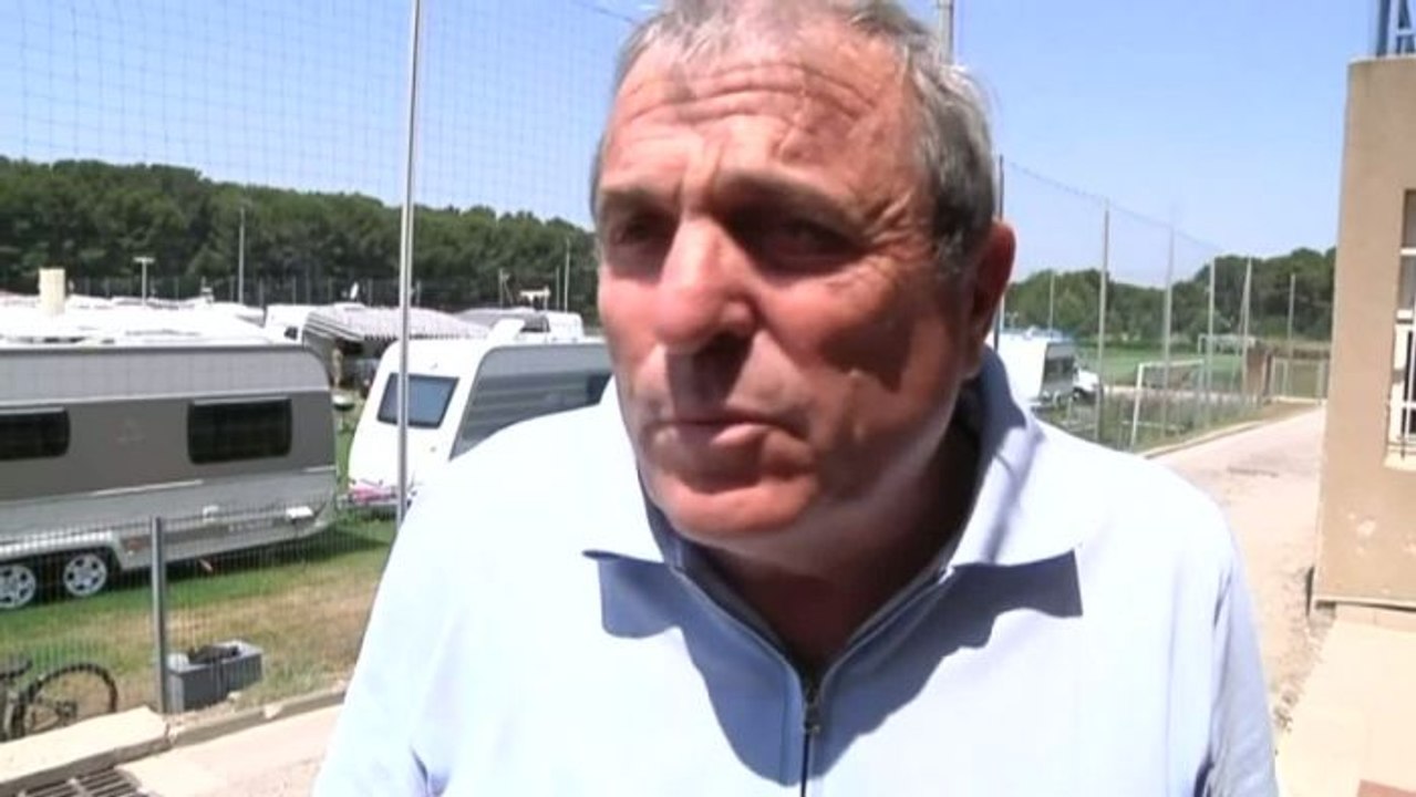 FOOT - L2 - FCIOP - Le terrain d'Istres envahi par des évangélistes
