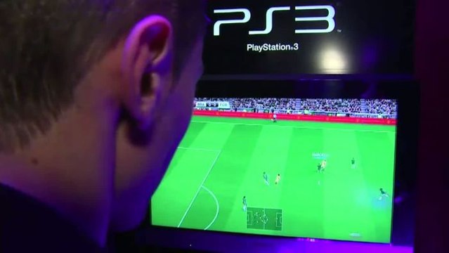 TOUS SPORTS - SOCIÉTÉ : FIFA - PES, la guerre continue