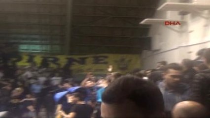 Bayanların Basketbol Maçında Arbede