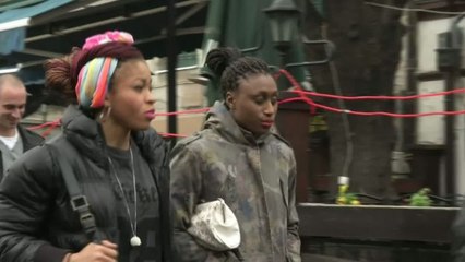 HAND - BLEUES : Un repos bien mérité