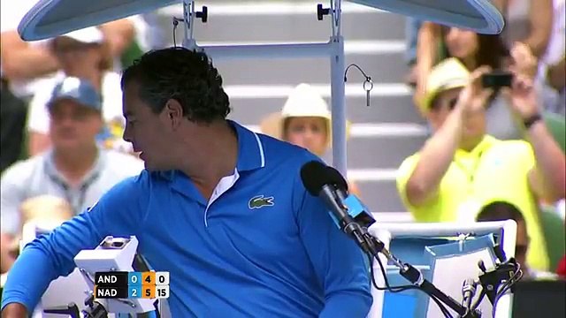 Ball boy fixes Rafael Nadal's water bottle - Australian Open