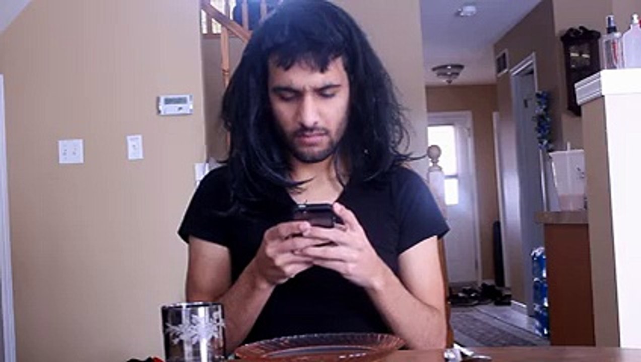 ZaidAliT - How girls sneeze (In public vs. at home)