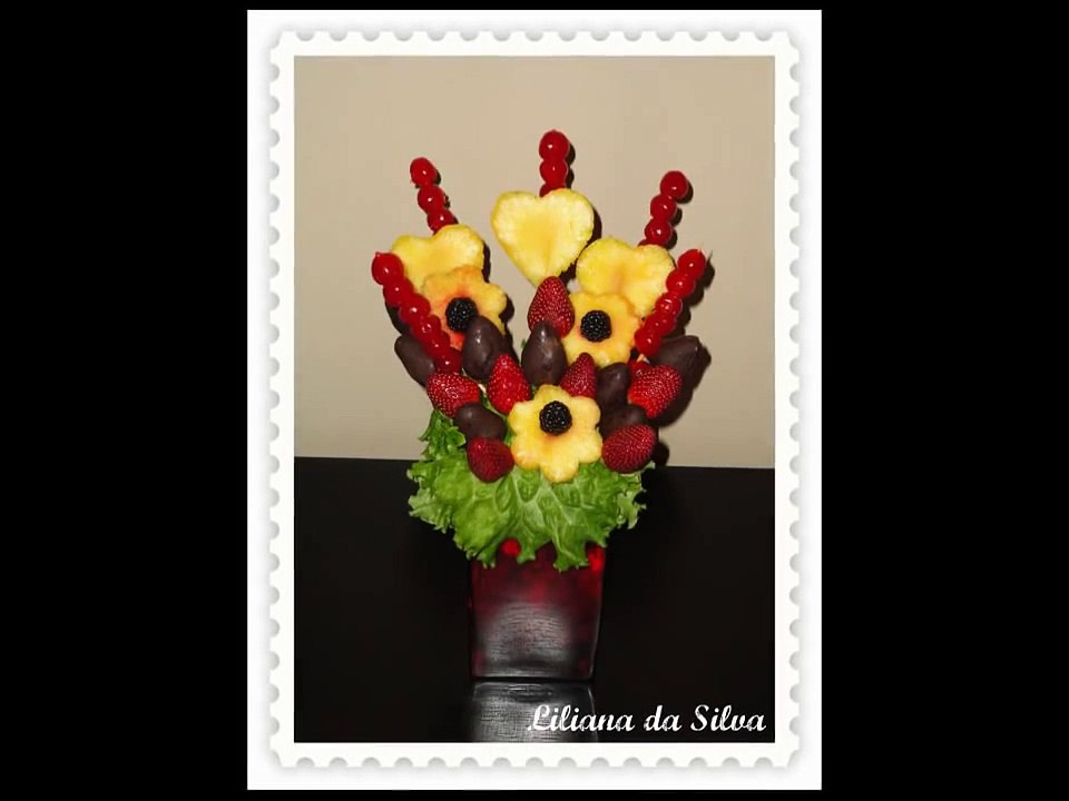 Edible fruit centerpiece arrangement
