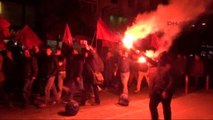 Kadıköy'deki Berkin Elvan Gösterisinde Olay; 2 Polis Hafif Yaralandı