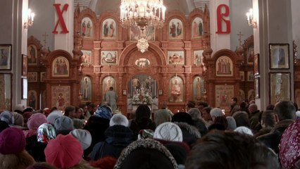 Ukraine: Marioupol endeuillée mais divisée après le bombardement