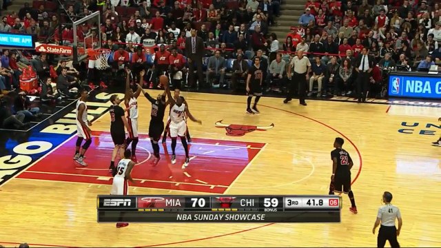 Les highlights du triple-double monumental de Hassan Whiteside: 14 points, 13 rebonds et 12 contres en moins de 25 minutes