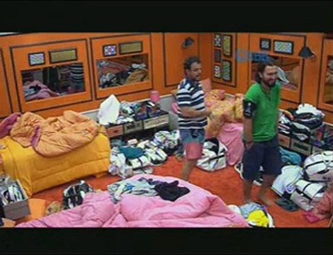 Fernando, Marco e Adrilles falam de jogo no quarto p1 - 25.01.2015