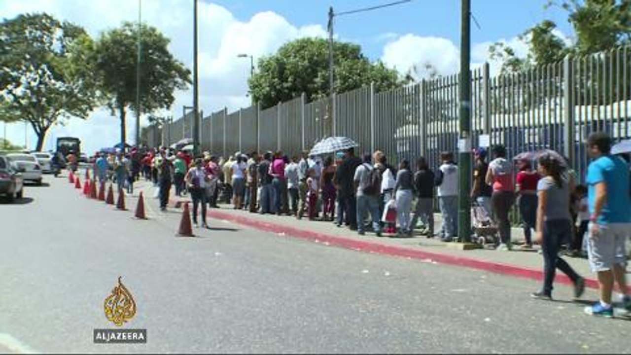 Venezuelans protest with pots and pans