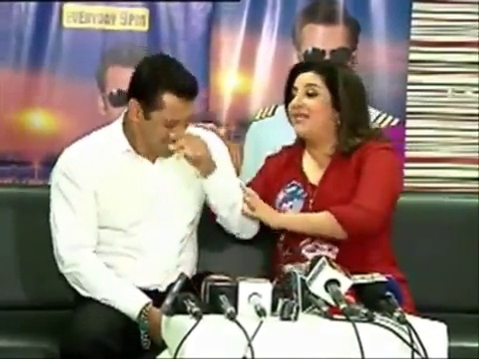 Bigg Boss 8 Salman Khan cries during his farewell Caught in Camera
