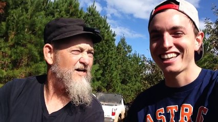 Un australien apprend à des étranger à prononcer une phrase - GDay Mate! How You Going