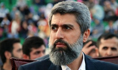 "Annen de olsa diz kapağının üstü tahrik eder"